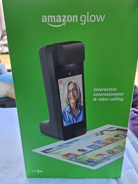 Amazon Kids Tablet and Glow Dock Bundle - Green and Black